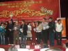 拿到旺旺公仔乐开怀!
