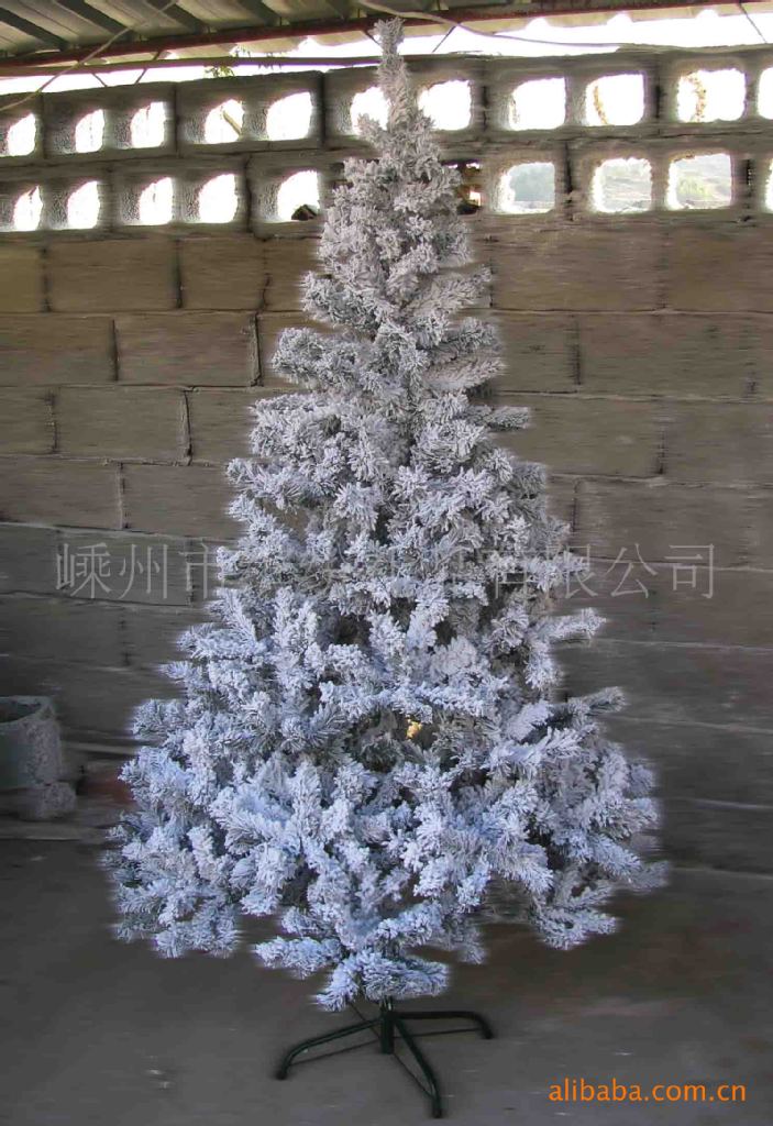 规格:180cm 密度:620-720头 材质:pvc 植绒雪花 底座:铁脚 l