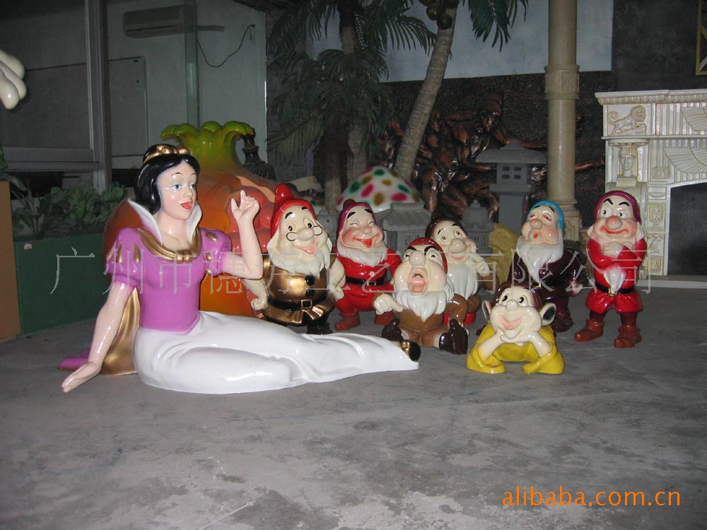 白雪公主和七个小矮人,圣诞用品雕塑,童话雕塑