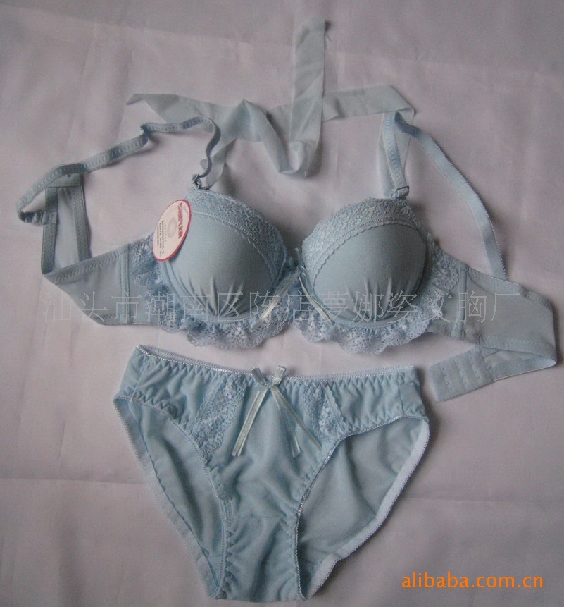 批发采购<em>文胸</em>-半罩杯别致三用<em>肩带少女文胸</em>套