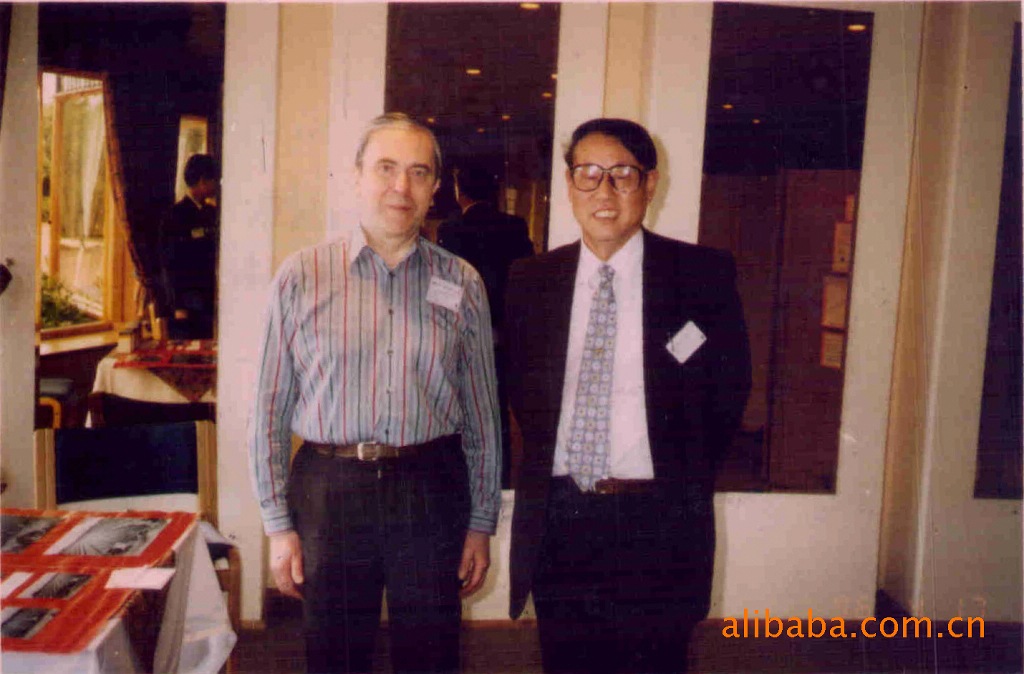 与美国著名藻类专家A.B.WHOTOM教授