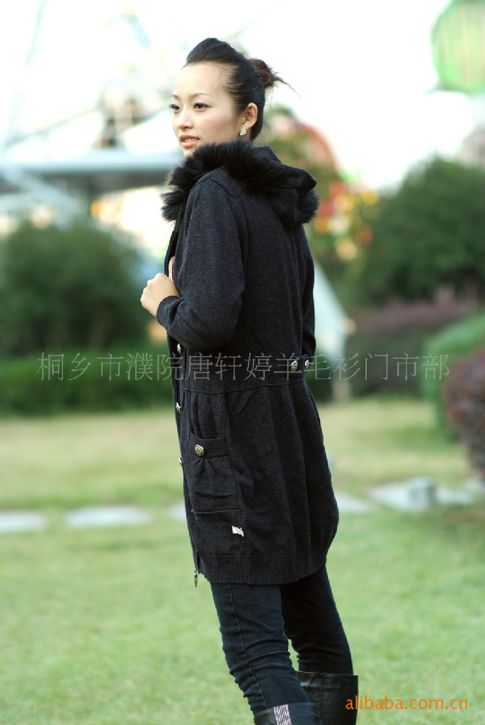 <em>黑色</em>戴帽长款<em>开衫外套</em>大衣两穿女式羊绒衫羊毛