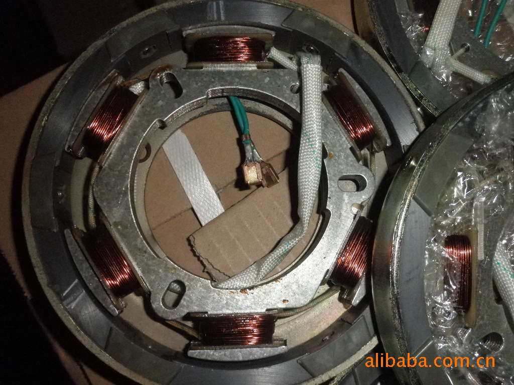  上一个 下一个> 本磁电机线圈采用紫铜铜芯制作,外磁钢磁性良好,永磁