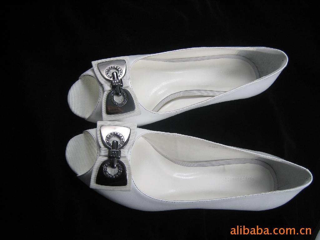 <em>批发</em>采购单靴、棉靴-品牌<em>女鞋批发基地</em>/真皮中