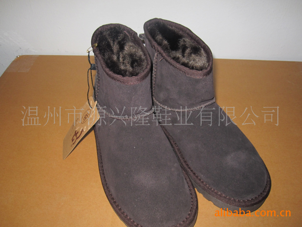 专业厂家生产,批发直供最新款品牌特价牛皮雪地靴