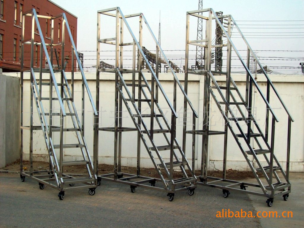 出售鱼龙牌铝合金梯子 家用折叠梯-梯子价格及