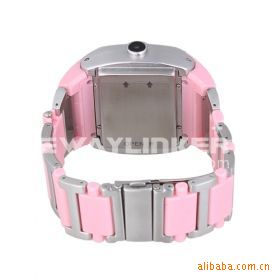 【漂亮的EWWC008 四频 蓝牙 触屏 FM 手表手