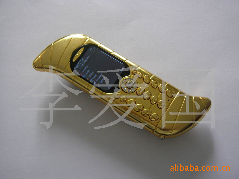 VERTU Goldvish 弯刀手机 超个性手机 MP3 M