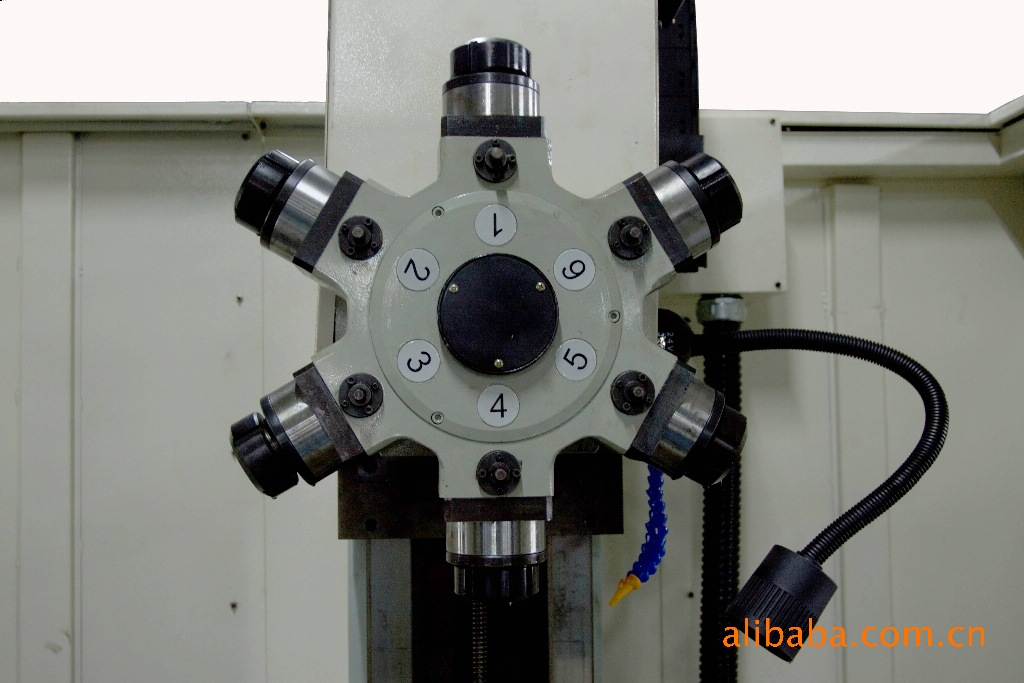 高精度转塔式加工中心