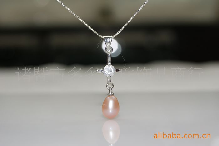 品牌:多多珍珠 种类:项坠,吊坠 材质:珍珠 造型:水滴形 风格:瑞丽