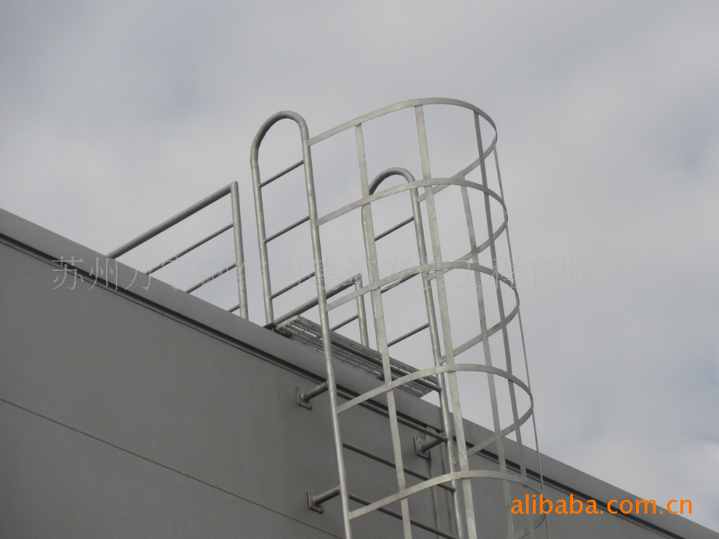 热镀锌钢楼梯价格及生产厂家[苏州万宇钢结构