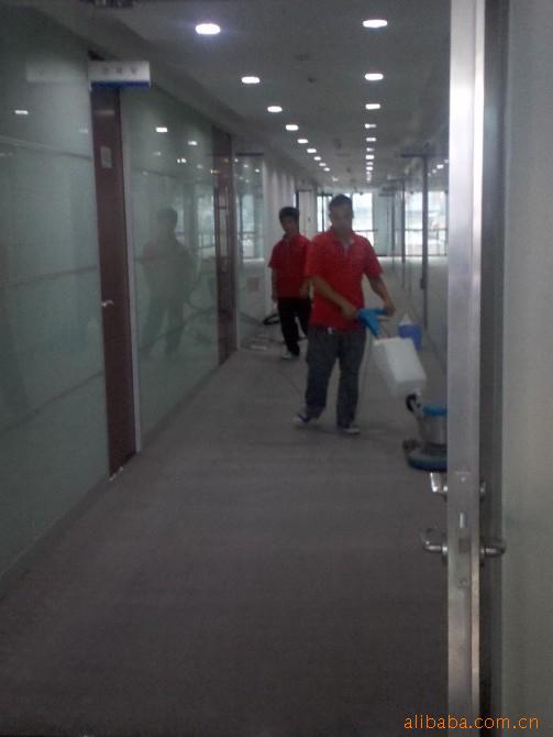 【专业提供楼宇保洁、外墙清洗、地板抛光打蜡
