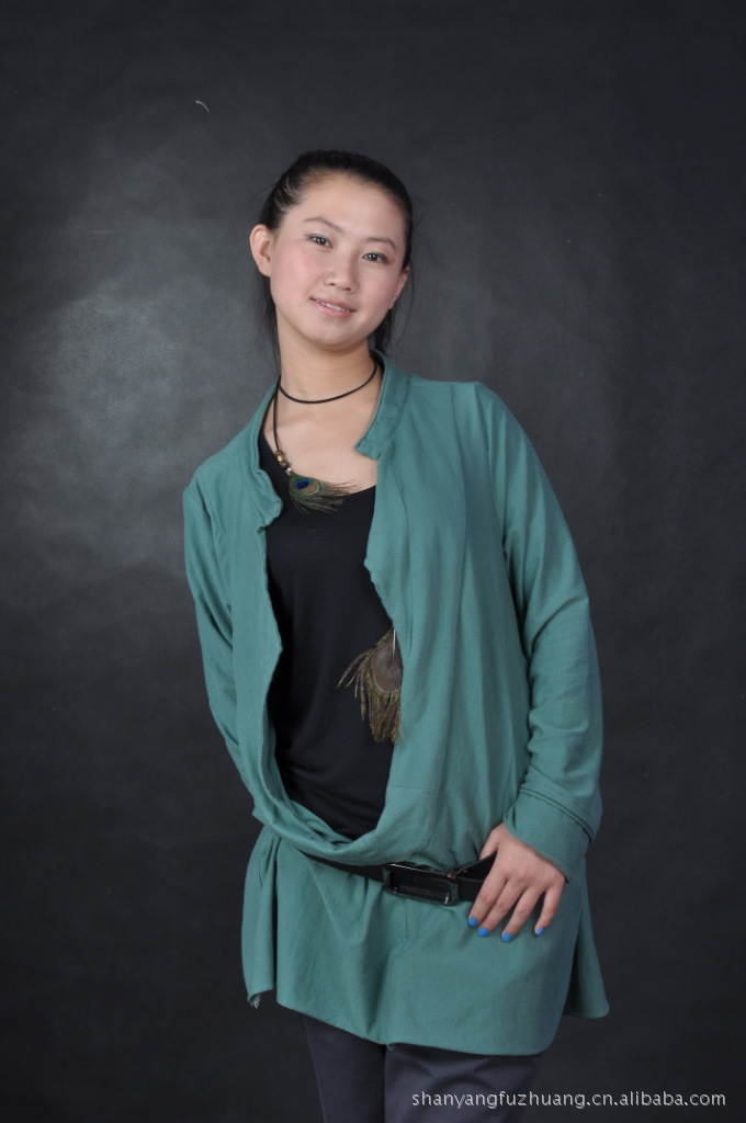 2011新款热销女装 <em>针织衫绿色</em>中长款 女式<em>外套</em>