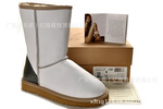5825UGG 经典款全牛皮中筒雪地靴 纯色 真皮