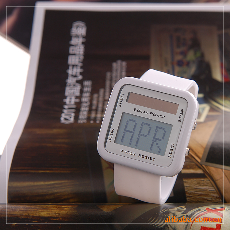 【供应七彩夜光多功能太阳能电子手表】