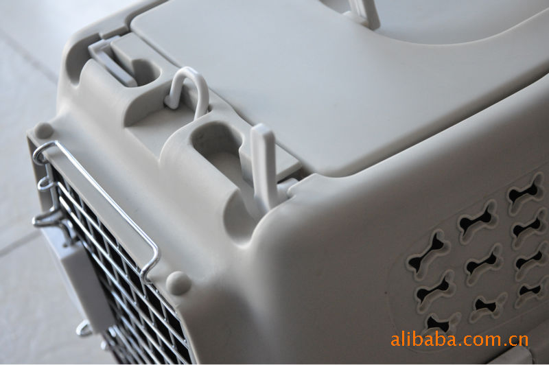 【中号宠物航空箱批发 服装批发 用品批发市场