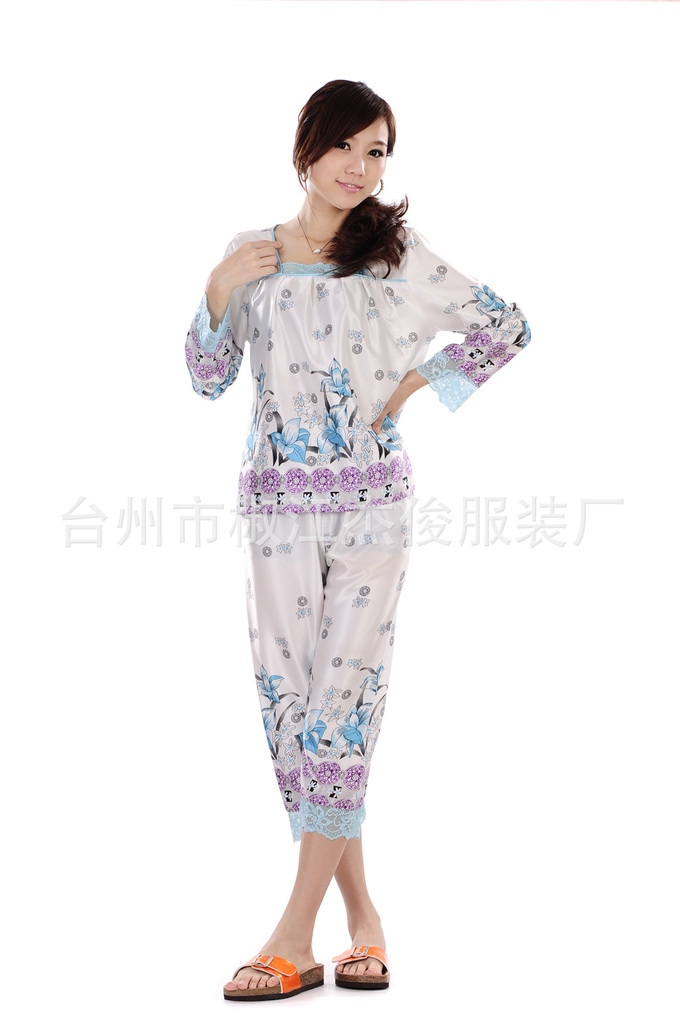<em>厂家</em>春秋新款清新时尚图案性感蕾丝花边<em>丝绸睡</em>
