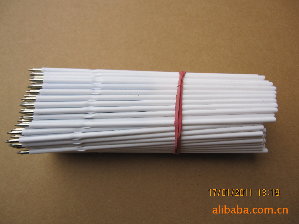 低价厂家直销圆珠笔芯,价格只需0.04元每支,