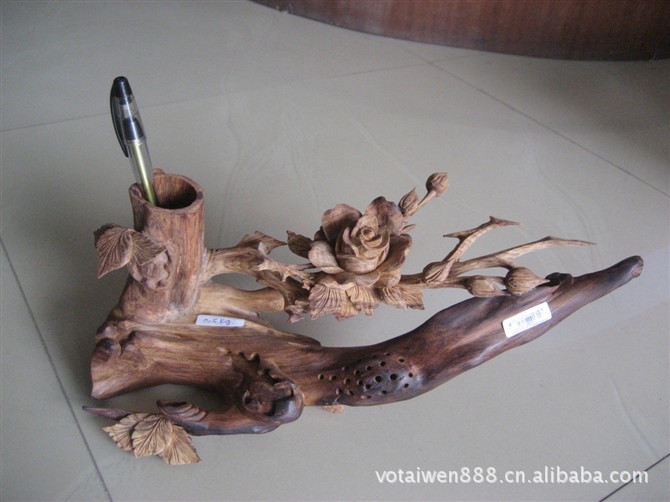 黄花梨木根雕玫瑰花笔筒(35*13*13)红木工艺品
