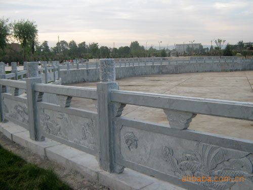 生产定做优质雕刻青石栏杆,做工美观大方的青