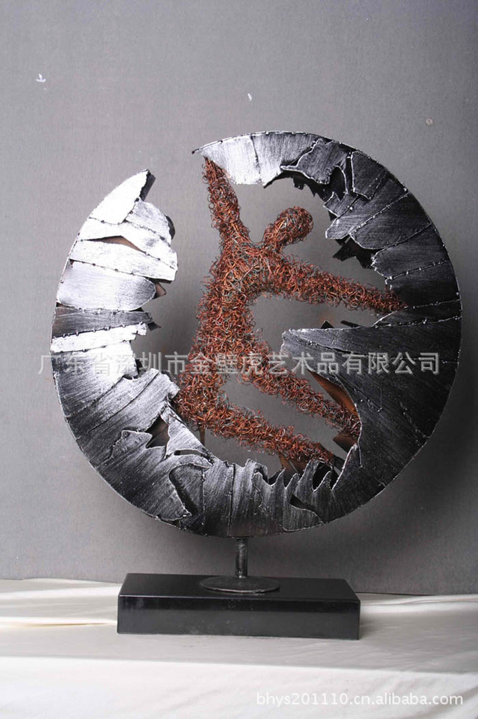 铁艺人体抽象雕塑摆件 金属工艺品 深圳金壁虎艺术品供应图片_2