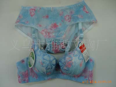 【春夏新款 <em>黛安芬</em>花形神韵系列套装<em>文胸</em>批发