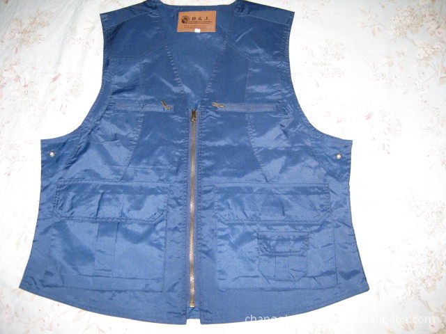 外贸服装<em>休闲男式马甲</em>整单大幅优惠价甩_天津