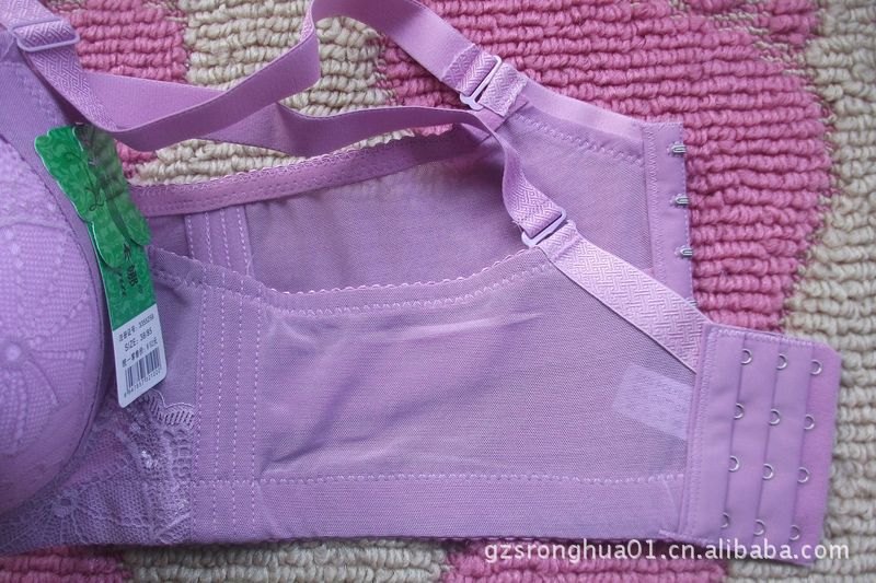 【113# 雅卡娜 <em>四排扣</em>薄款女式内衣 <em>文胸</em> 热销