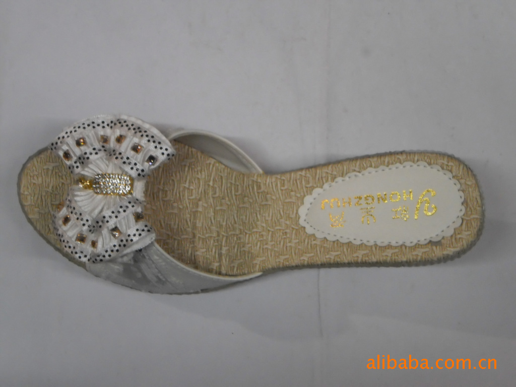 【批发供应新款女式坡跟拖鞋【红主角229】】