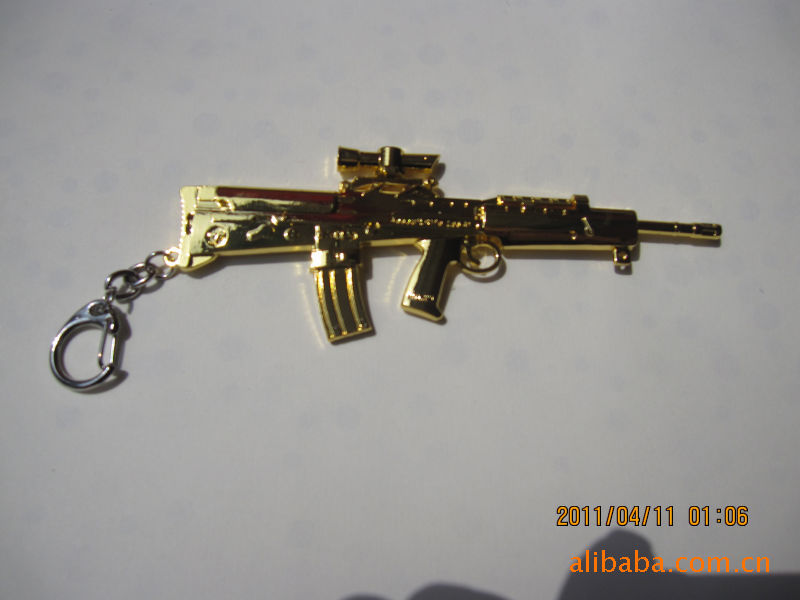 热门网络游戏 穿越火线 口袋道具枪玩具。图片