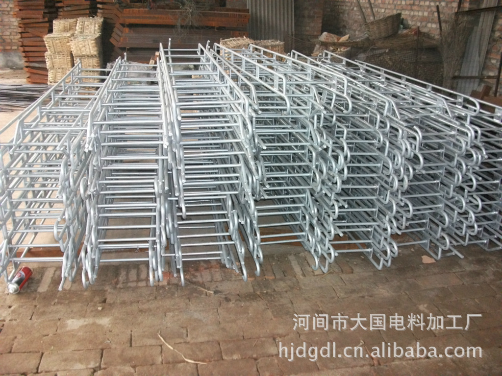 热镀锌挂梯,2.3米,6个杠,还有2.5米的7个杠,3米