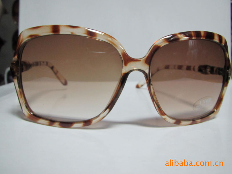 安全、防护用品代理加盟-2011年流行的大眼镜