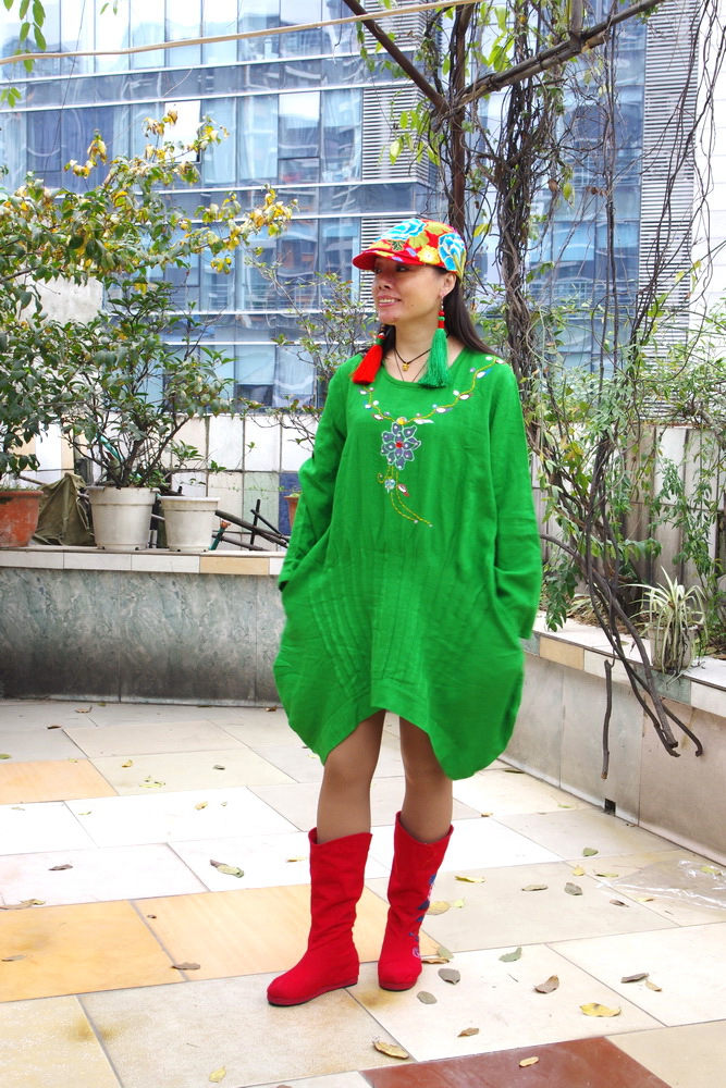 新款时尚 秋冬季节民族女装 亚麻绣花钉珠长袖