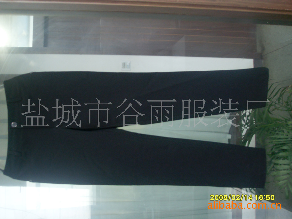 <em>批发</em>采购<em>服装</em>代理加盟-斗春红<em>女裤</em>一件代发诚