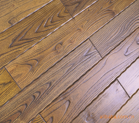【雅典娜橄榄 手工浮雕、花边、PU 实木地板\/
