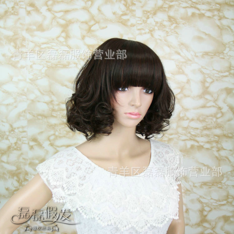 磊磊长期设计生产优雅时尚经典齐刘海短卷发女