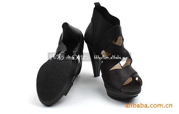 【韩国进口品牌Ggg 真皮凉鞋罗马风粗跟水台