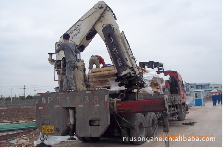 深圳南山工厂搬迁精密设备吊装搬运运输公司 