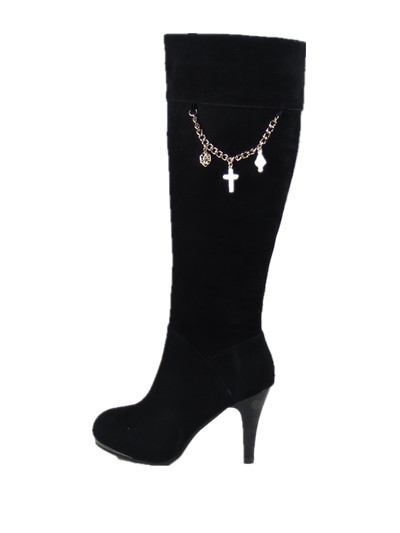 PG电子APP安踏女鞋海报被指打色情擦边球回应称已处理相关人员去年广告支出61亿