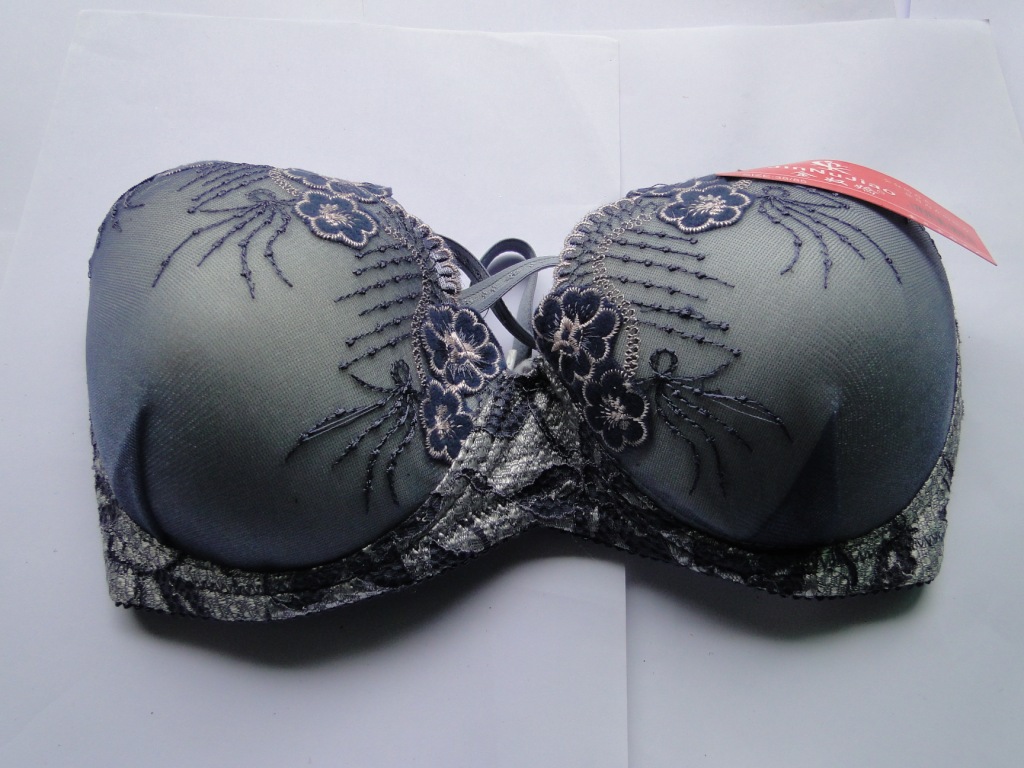 <em>批发</em>采购<em>文胸</em>-魔蛋服饰<em>地摊</em>创业货源<em>文胸胸罩</em>