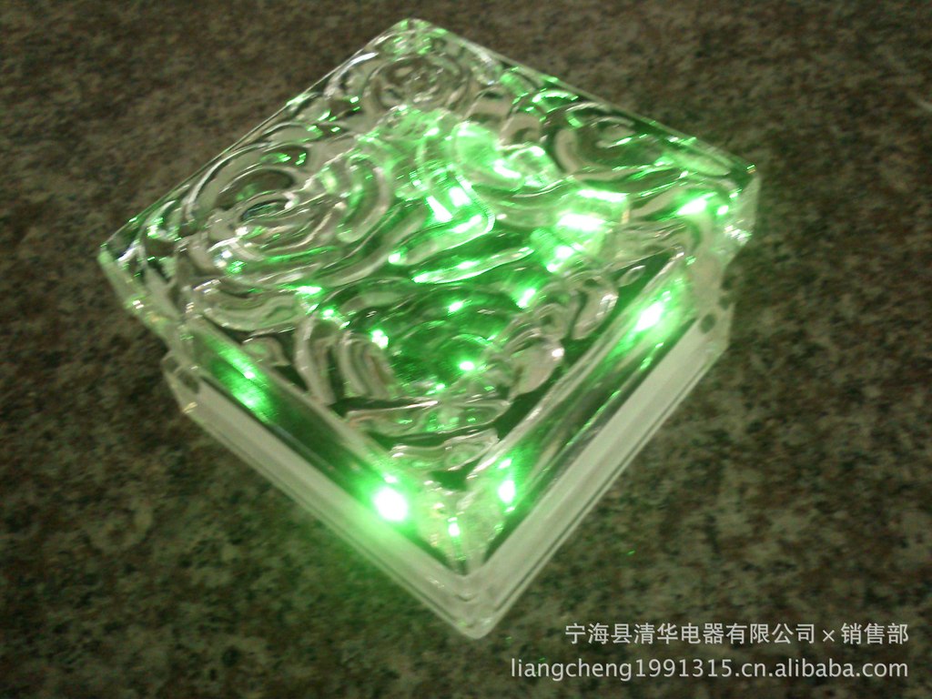 兰州太阳能地砖灯,太阳能冰砖灯,太阳能地埋灯