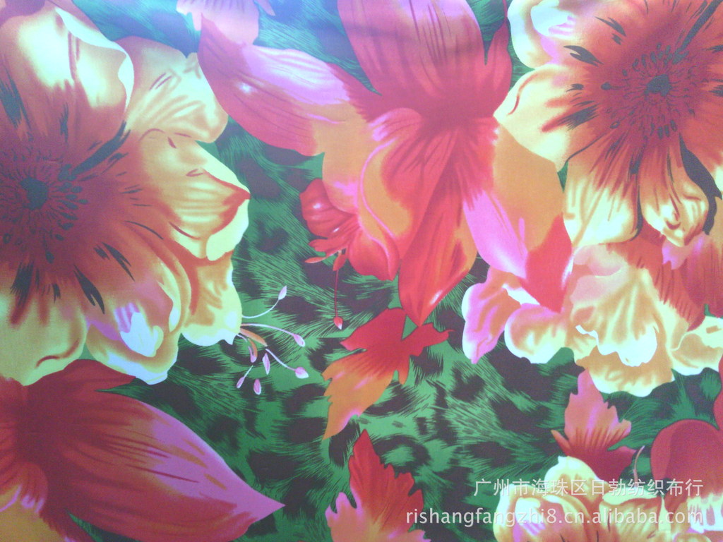 【本店大量供应冰丝印大花,适合做旗袍、裙子