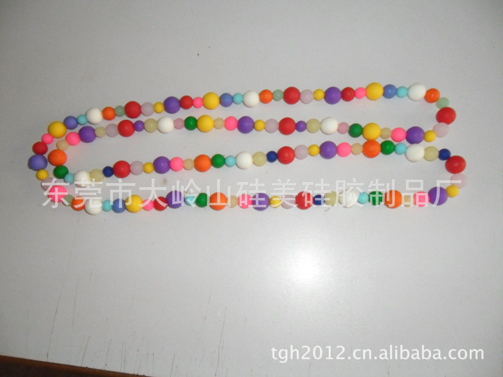 多種顏色各式各樣款式獨特的矽膠珠子項鏈