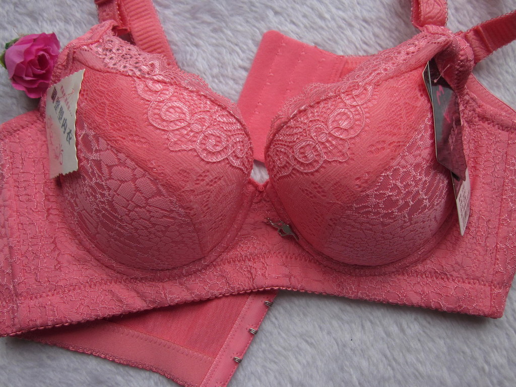 批发供应 蕾丝b<em>罩</em>薄杯<em>四排扣</em>内衣<em>文胸</em>,蜜尔蜜