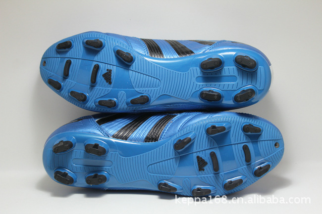【厂家生产 adidas足球鞋 耐磨的橡胶PU鞋底 