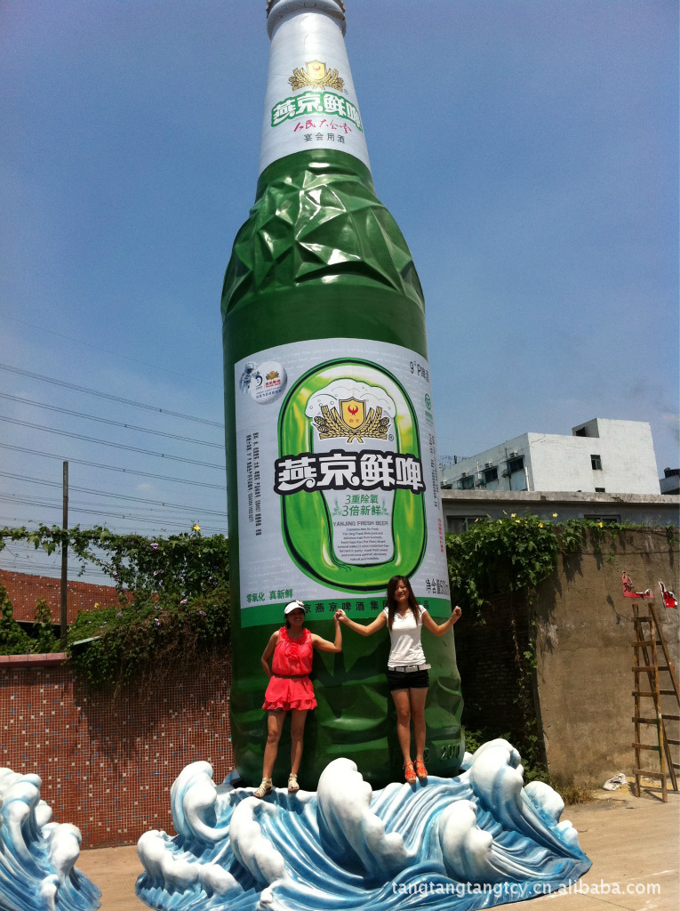 十米多高的啤酒瓶,主题雕塑,