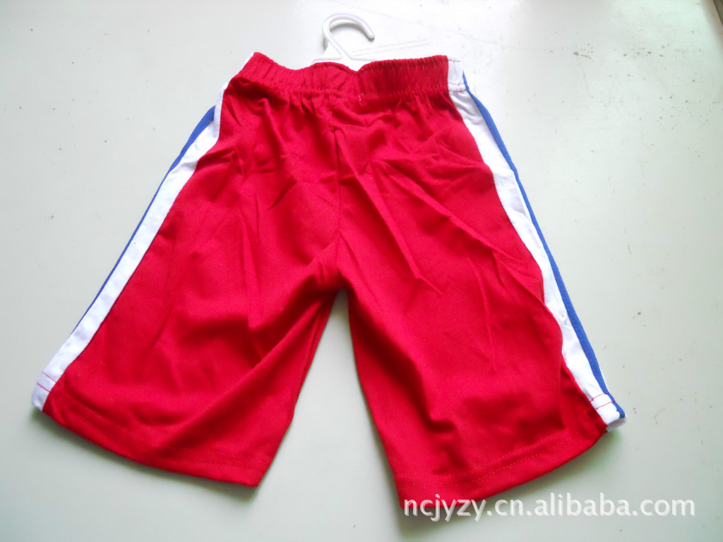 加工生产各种拼块 <em>英文</em>印花 穿着舒适的儿童短