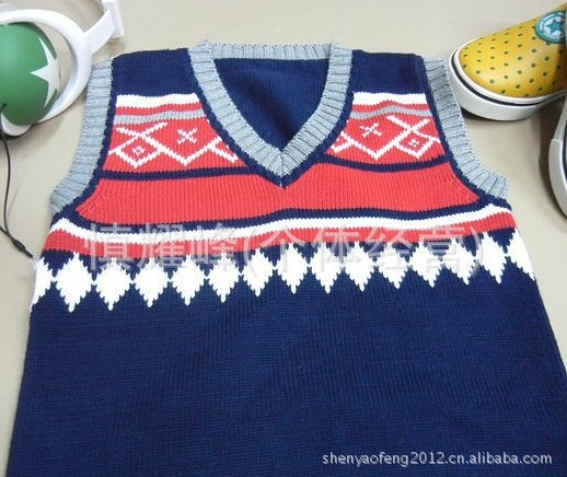 新款春秋款 欧美<em>男童</em>精品<em>毛衣</em> V领背心 菱形花