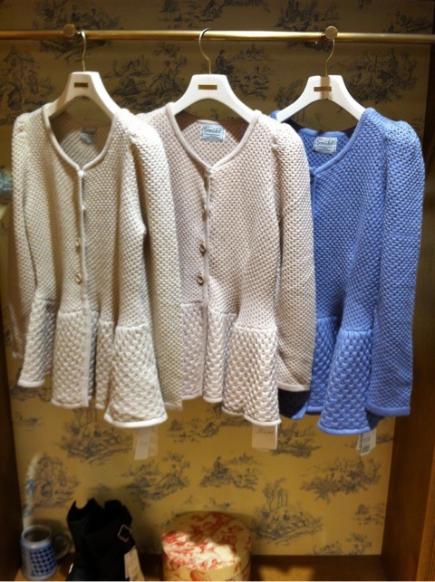 【<em>含羊毛</em> 不<em>起球</em> 2012秋冬新款 单排扣大叶摆针