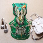 双双服装2012新款 领口皮绳珠花羽扇图案连衣裙